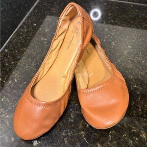 TIME AND TRU NWOT Light Brown Ballet Flats